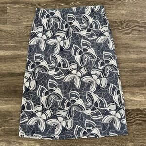Chicos Size 3 Blue White Geometric Print Maxi Skirt XL 16 Elastic Waist Stretch